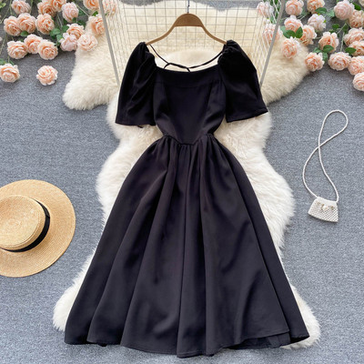 Naiste kleit kandilise dekoltee ja paelaga