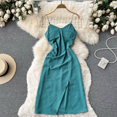 Rochie elegantă, cu fantă și bretele subțiri