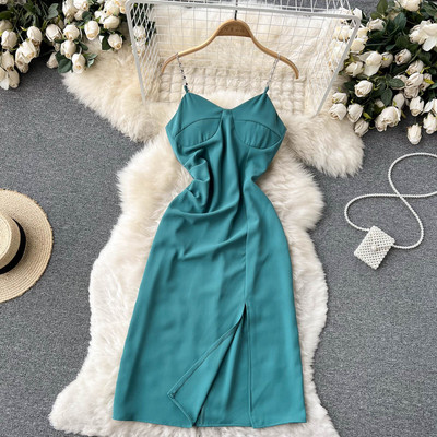 Rochie elegantă, cu fantă și bretele subțiri