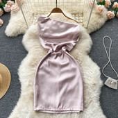 Stiilne kivikestega kleit