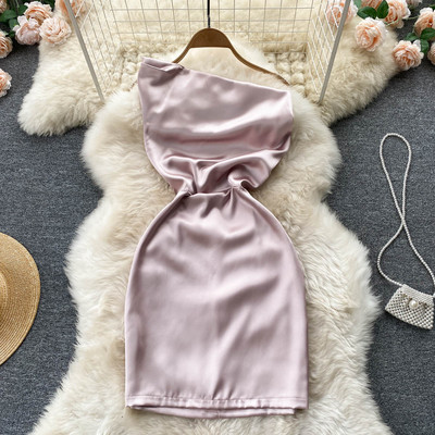 Stiilne kivikestega kleit