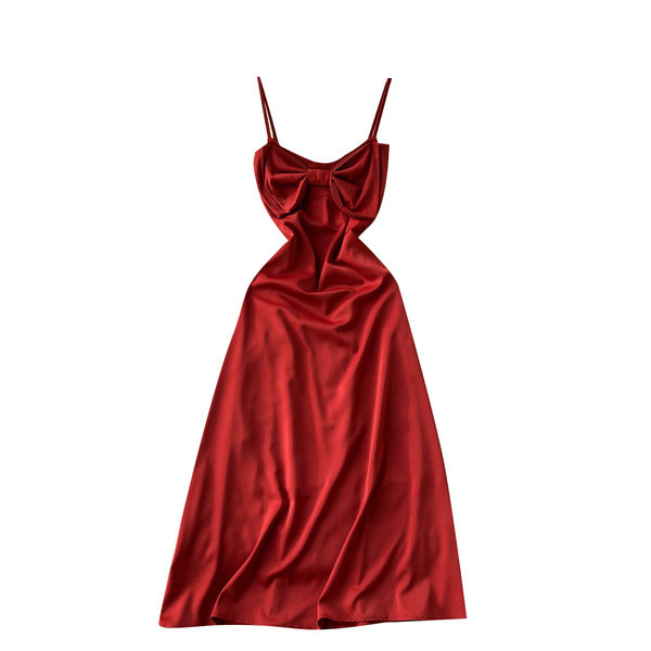 Naiste pikk kleit õhukeste rihmade ja paelaga