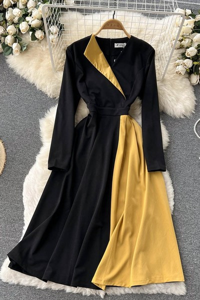 Pika lõikega kahevärviline kleit