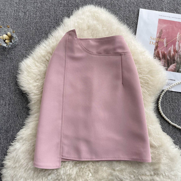 Asümmeetrilise mudeli kõrge vöökohaga naiste seelik