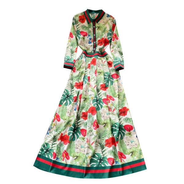 Uue mudeli lillemotiividega kleit