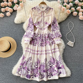 Naiste lillemustriga kevadkleit