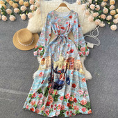 Uus mudel värvilisest ümara kaelusega naistekleidist