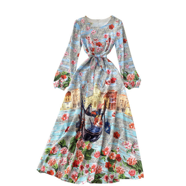 Uus mudel värvilisest ümara kaelusega naistekleidist