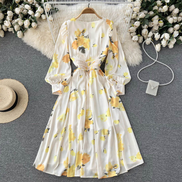 Rochie lunga cu model floral - model croiat