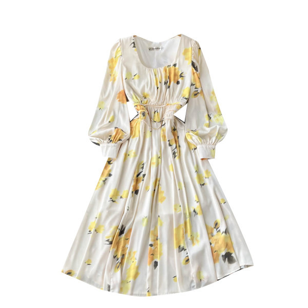 Rochie lunga cu model floral - model croiat