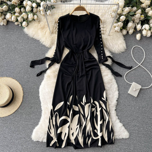 Μακρύ γυναικείο φόρεμα με πέρλες στα μανίκια και φούτερ