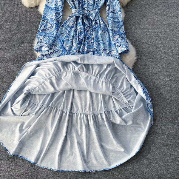 Naiste vabaaja pikk kleit vöö ja nööpidega