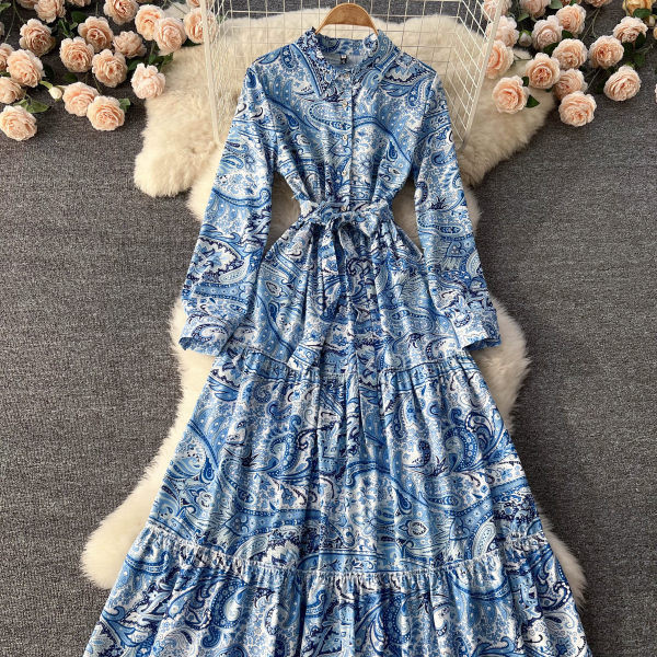 Naiste vabaaja pikk kleit vöö ja nööpidega