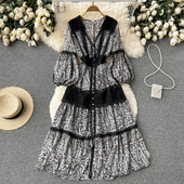 Musta pitsiga naiste kleit