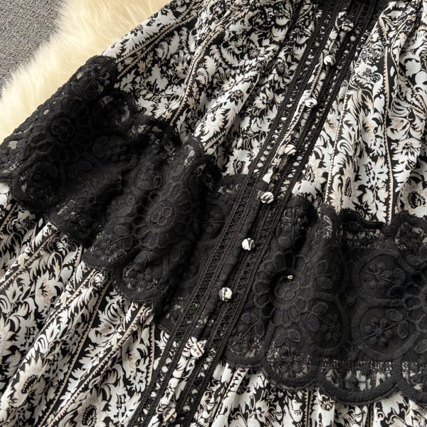 Musta pitsiga naiste kleit