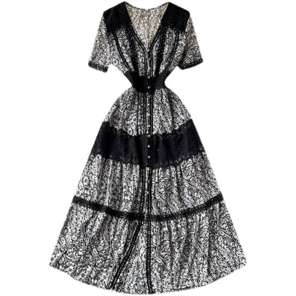 Musta pitsiga naiste kleit