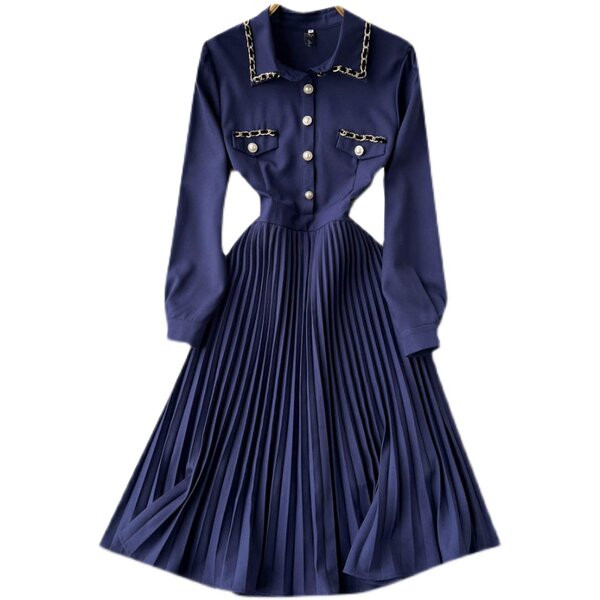 Klassikalise sinise kaelusega naiste kleit