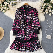 Casual põlvini pitsiga kleit