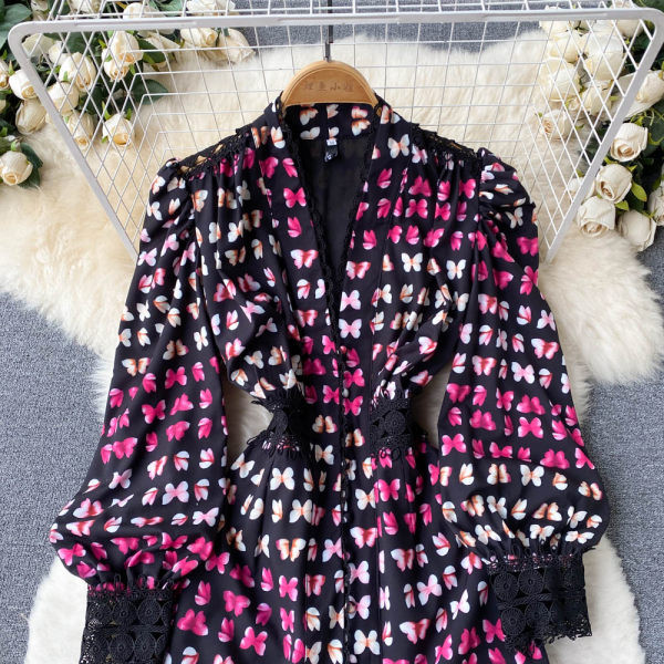 Casual põlvini pitsiga kleit