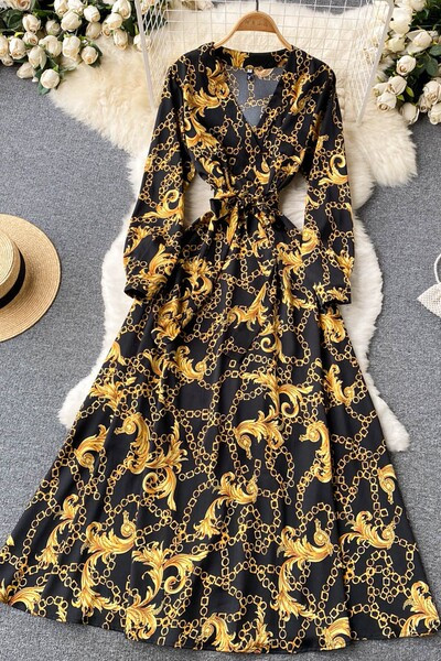 Pikk naiste kleit V-kaelusega