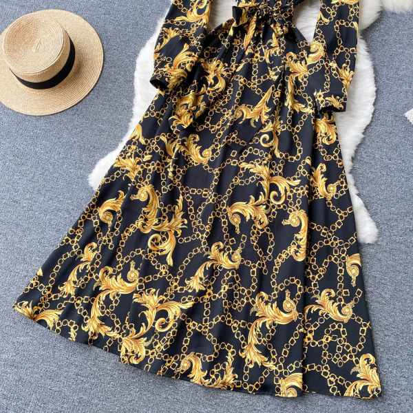 Pikk naiste kleit V-kaelusega