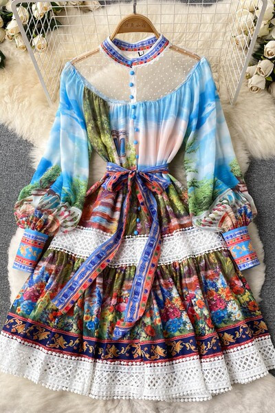 Naiste retrokleit lilltikandi ja pitsimotiividega