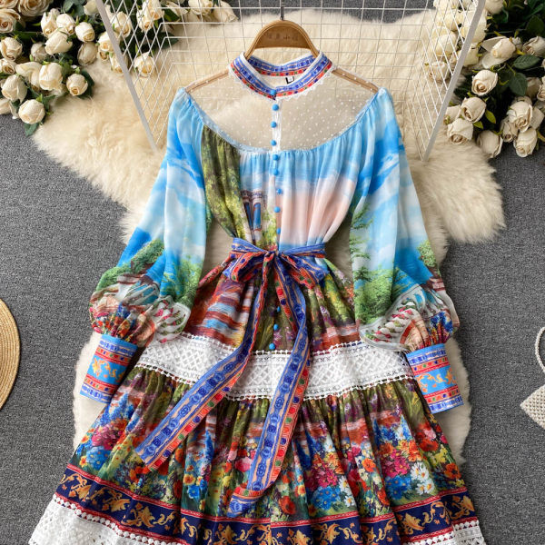 Naiste retrokleit lilltikandi ja pitsimotiividega