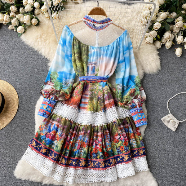 Naiste retrokleit lilltikandi ja pitsimotiividega