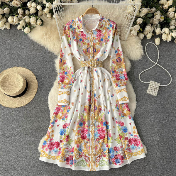 Naiste elegantne vööga kleidi väljalõikega mudel