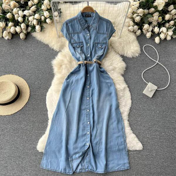 Naiste teksakleit taskute ja nööpidega