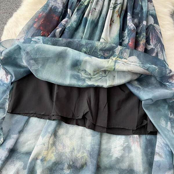 Pikk naiste kleit nööpidega