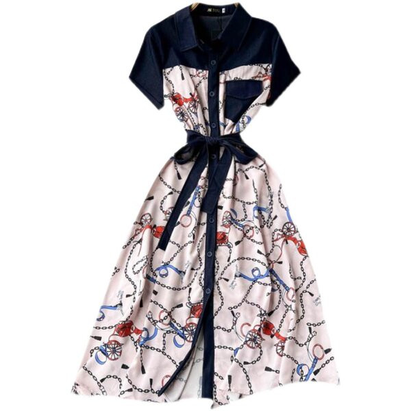 Moodne naiste kleit lühikeste varrukate ja vööga