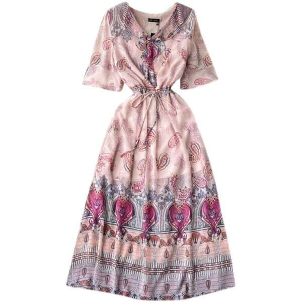 Naiste pikk kleit vöökohal lipsudega