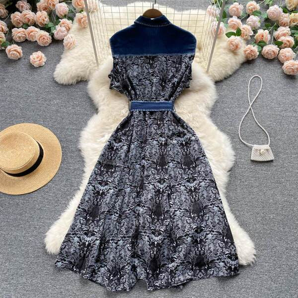 Pika lõikega kleit teksaelementidega