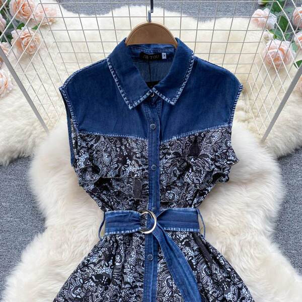 Pika lõikega kleit teksaelementidega