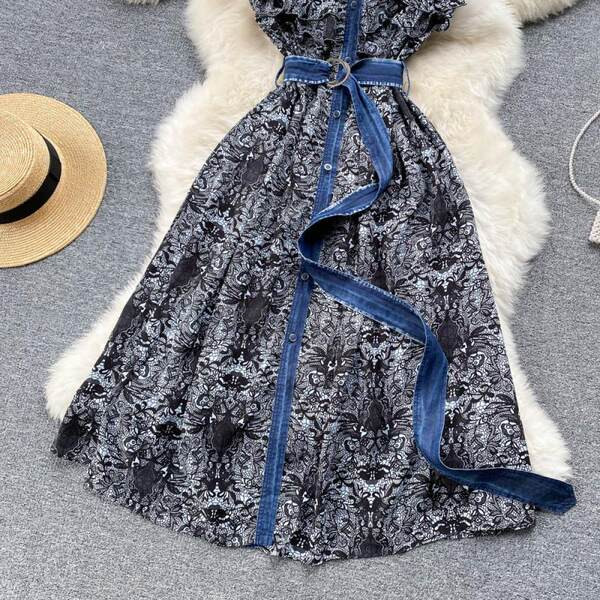 Pika lõikega kleit teksaelementidega