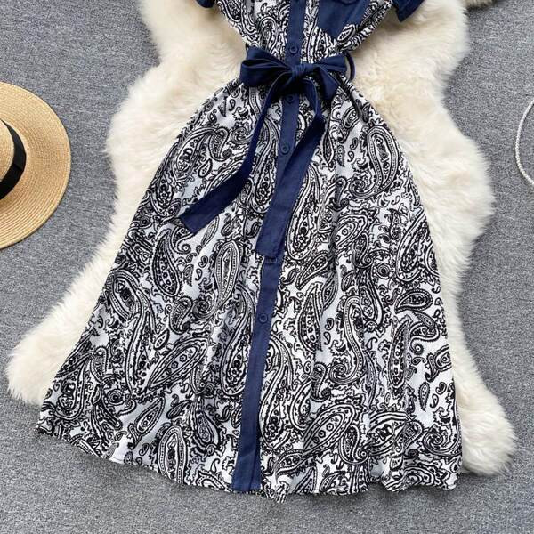 Naiste kleit lühikeste varrukatega vöö ja taskuga