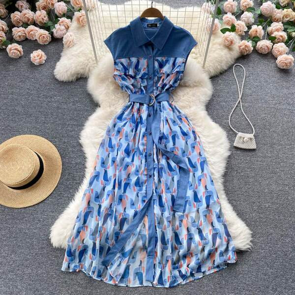 Sinine naiste kleit vööga