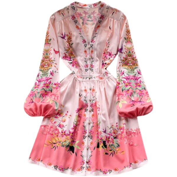 Roosa lillemustriga naiste kleit