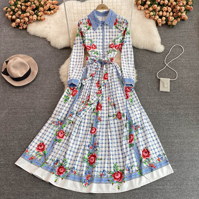 Klassikalise kraega pikk kleit