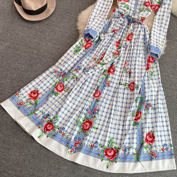 Klassikalise kraega pikk kleit