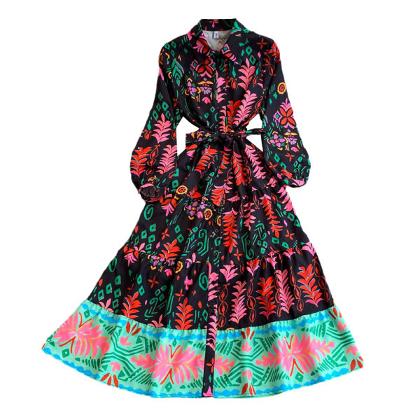 Pika lõikega värvilise mustriga kleit