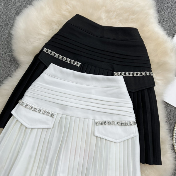 Naiste plisseeritud seelik kõrge vöökoha ja dekoratiivkividega