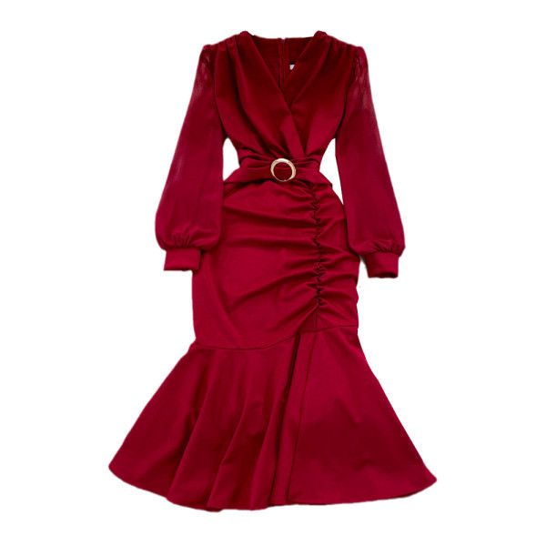 Naiste kleit vöökoha ja spitsikaelusega - punast värvi