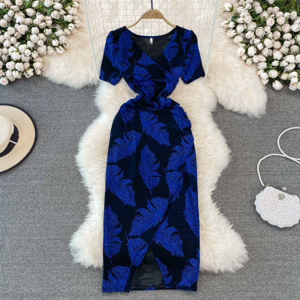 Rochie de dama cu maneci scurte si decolteu spitz