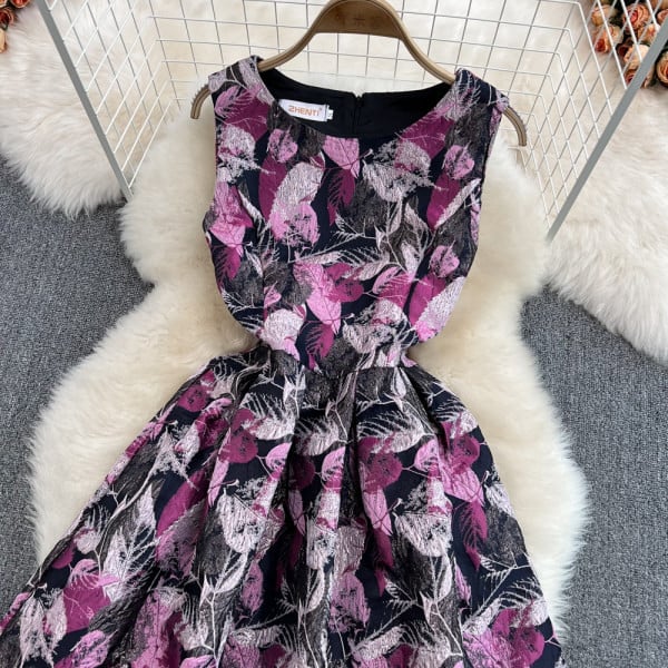 Värviline rihmadega kleit