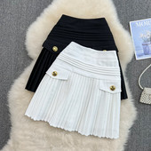 Uus mudel nööpidega seelik