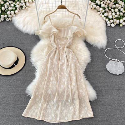 Rochie de dama cu bretele subtiri si bucle