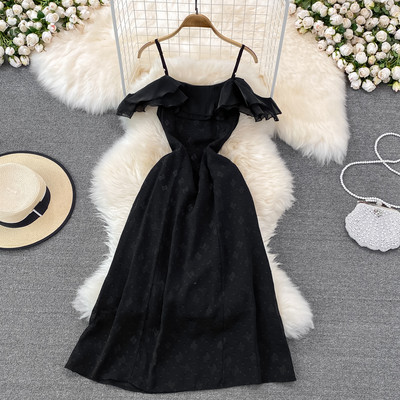 Rochie de dama cu bretele subtiri si bucle