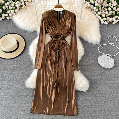 Uue mudeli mitmes värvitoonis spits-kaelusega naiste kleit